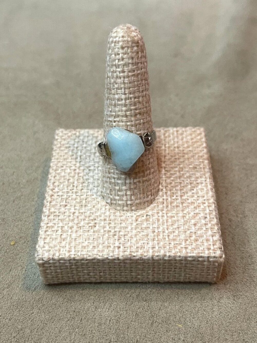 Vintage 90s Boho Artisanal Raw Aquamarine Pebble Adjustable Ring Size 6